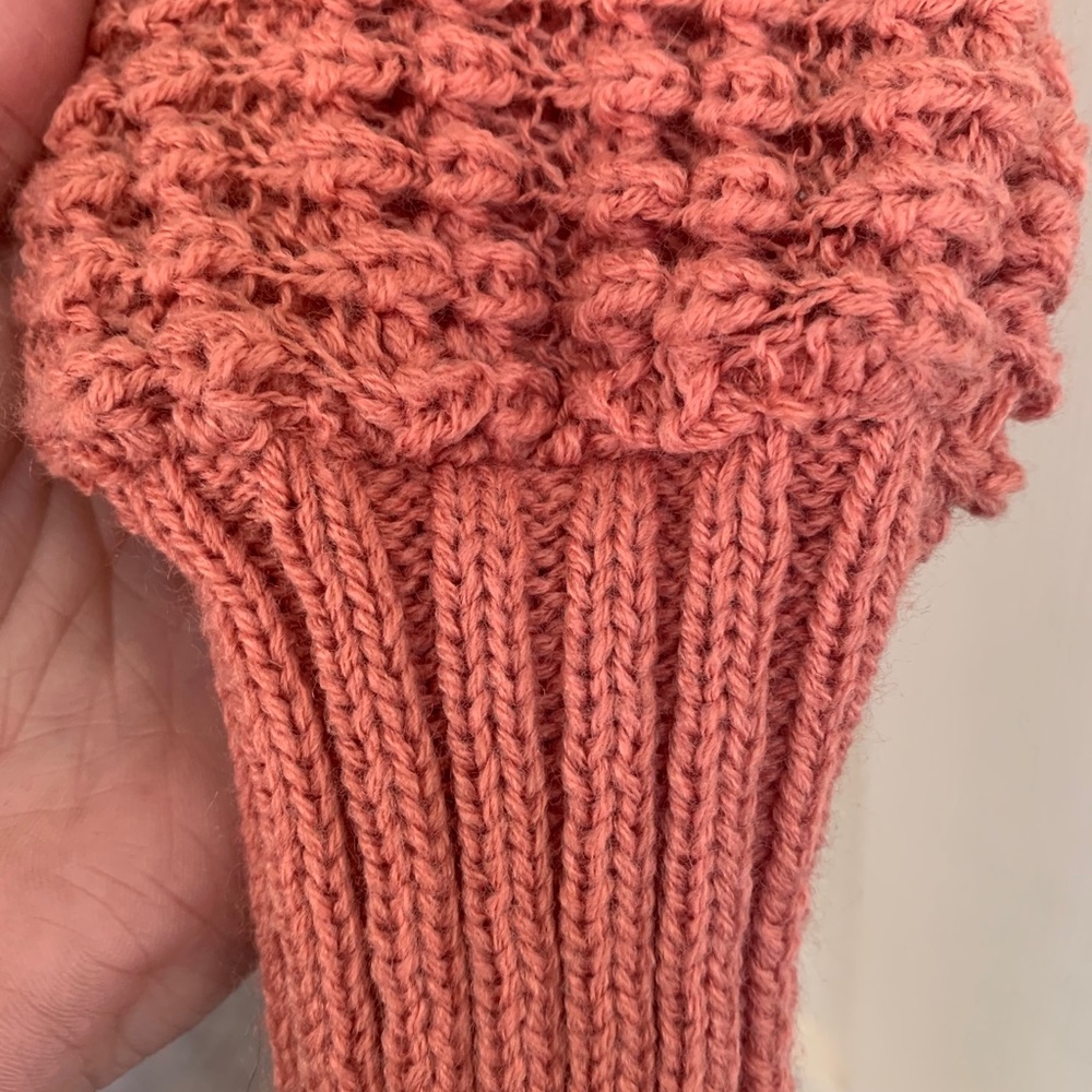 Sweater. Open knit. Perfect for spring. - Picture 3 of 5